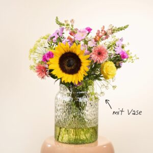Isabell mit Lieblings-Vase L