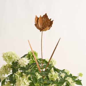 Metallstecker Geschlossene Blüte