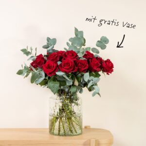 Edelrosen mit Eukalyptus mit gratis Lieblings-Vase L