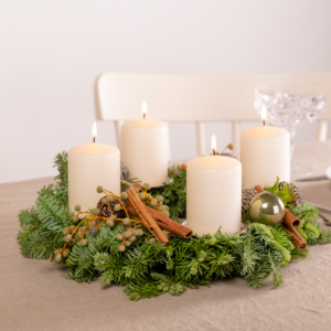 Weißer Adventskranz Shiny White