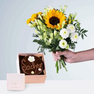 Selma mit Sachertorte