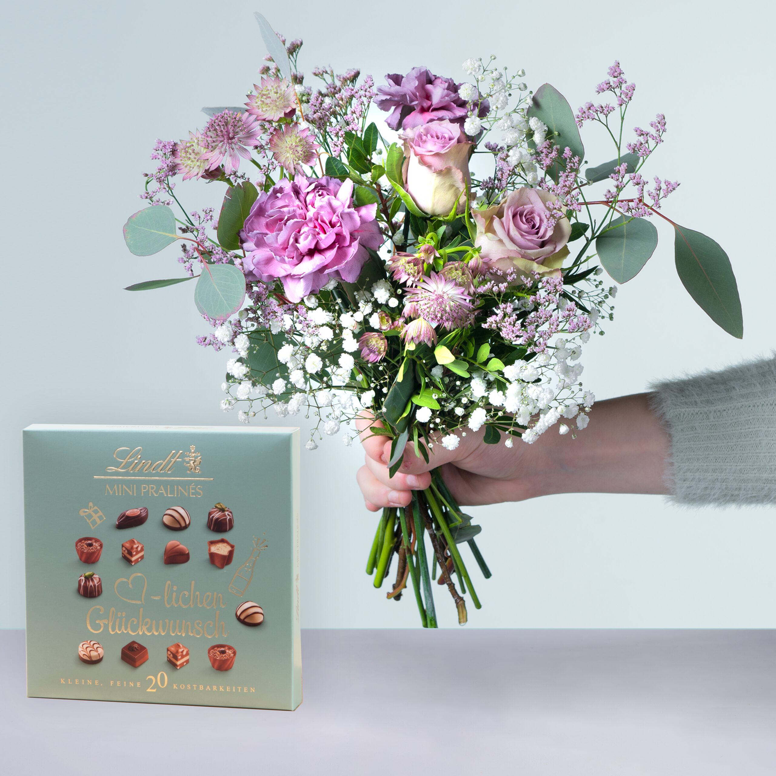 Blumenpost mit mit Lindt Pralinés Glückwunsch 100g