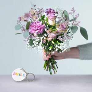 Blumenpost mit Anhänger Smile
