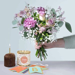 Blumenpost mit Geschenkset Happy Birthday to go