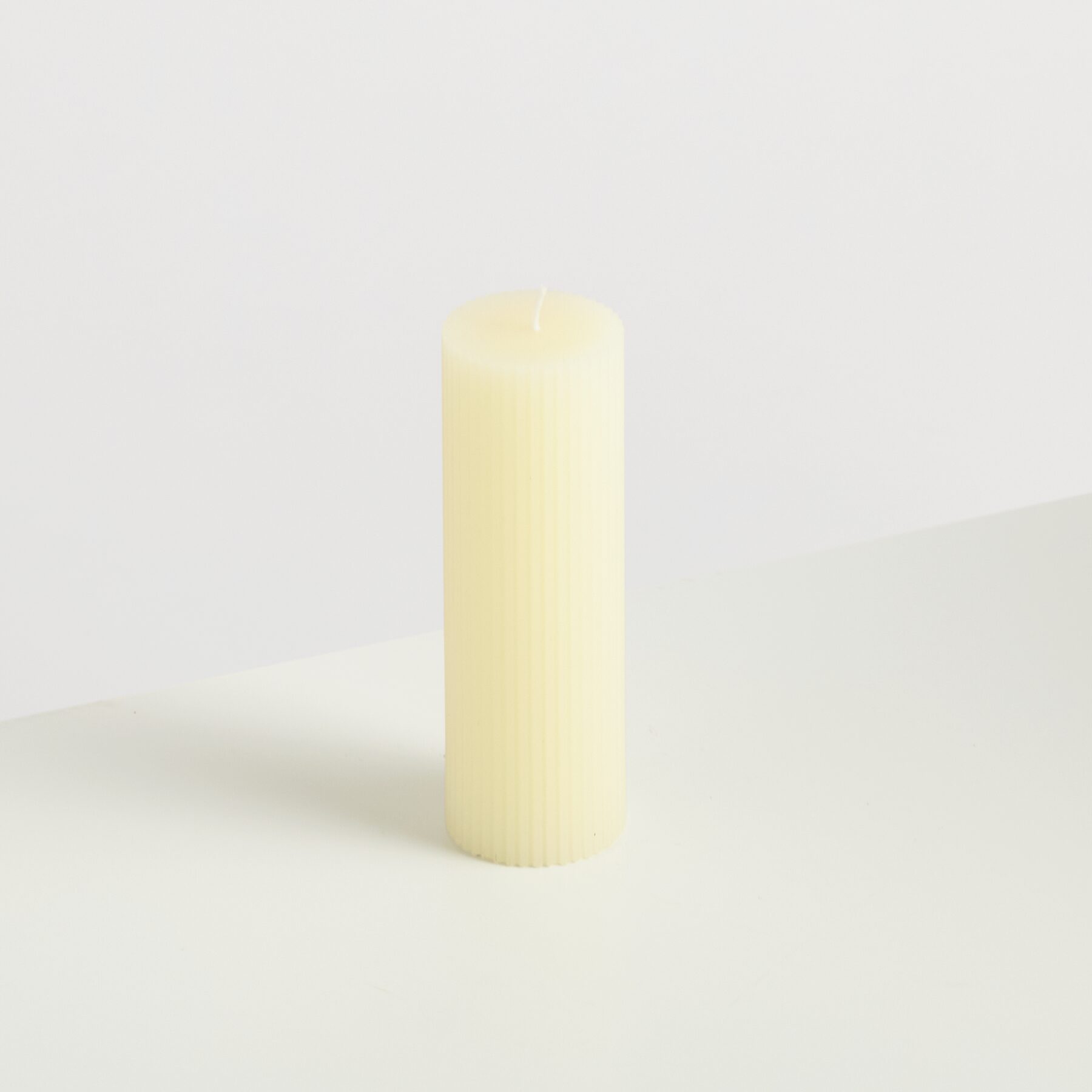 Kerze Rille Weiß - 15 cm
