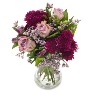 Gemischter lila Blumenstrauß