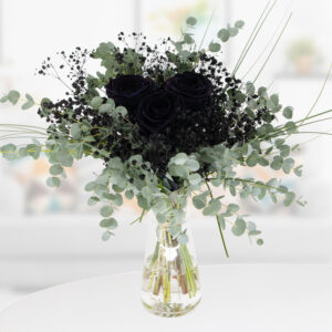 Schwarzer Blumenstrauß mit Rosen Schwarzer Blumenstrauß mit Rosen